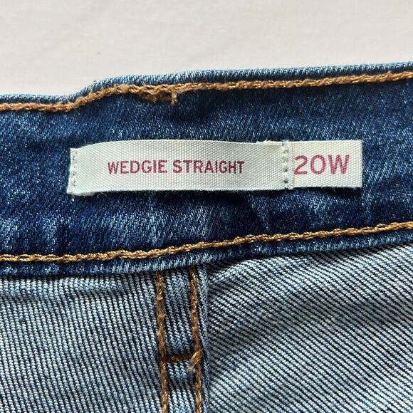 Levi’s | Women’s Plus Size Wedgie Straight High Rise Dark Wash Button Fly Jeans - Picture 8 of 9